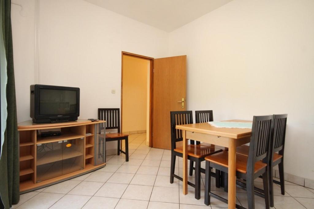 Apartments With A Parking Space Sali, Dugi Otok - 8172 Экстерьер фото