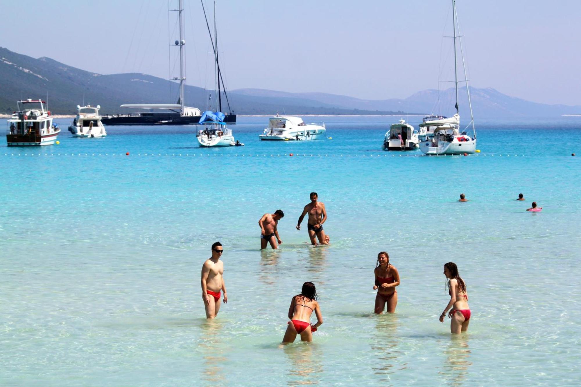 Apartments With A Parking Space Sali, Dugi Otok - 8172 Экстерьер фото